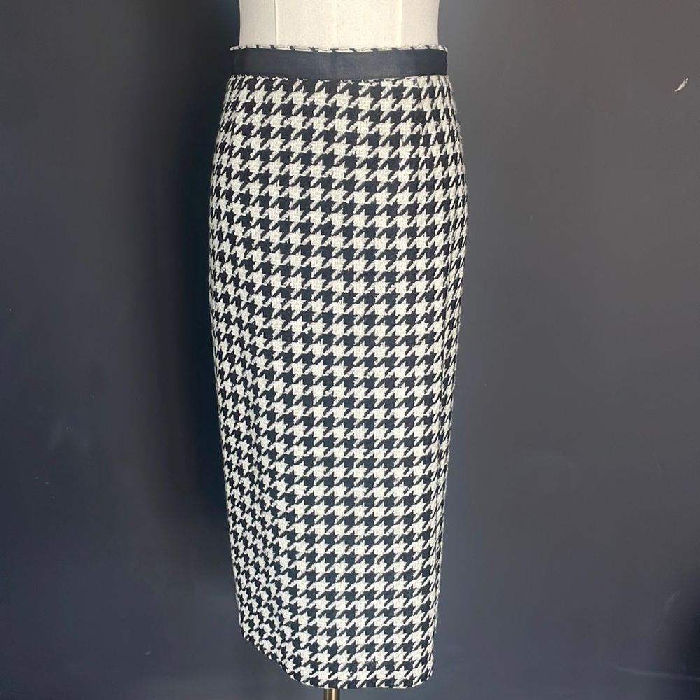 Midi skirt in the style of chanel tweed